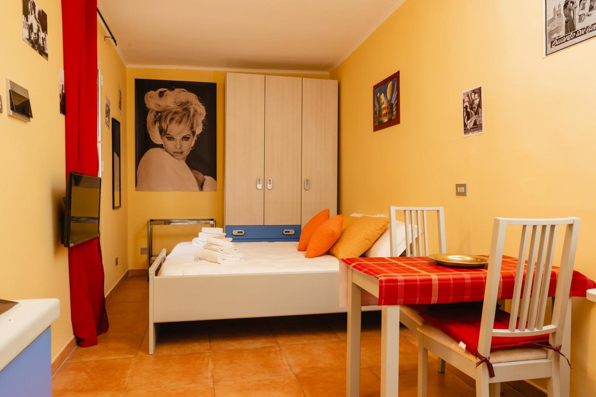 House Da Pasolini A Mastroianni Apartment